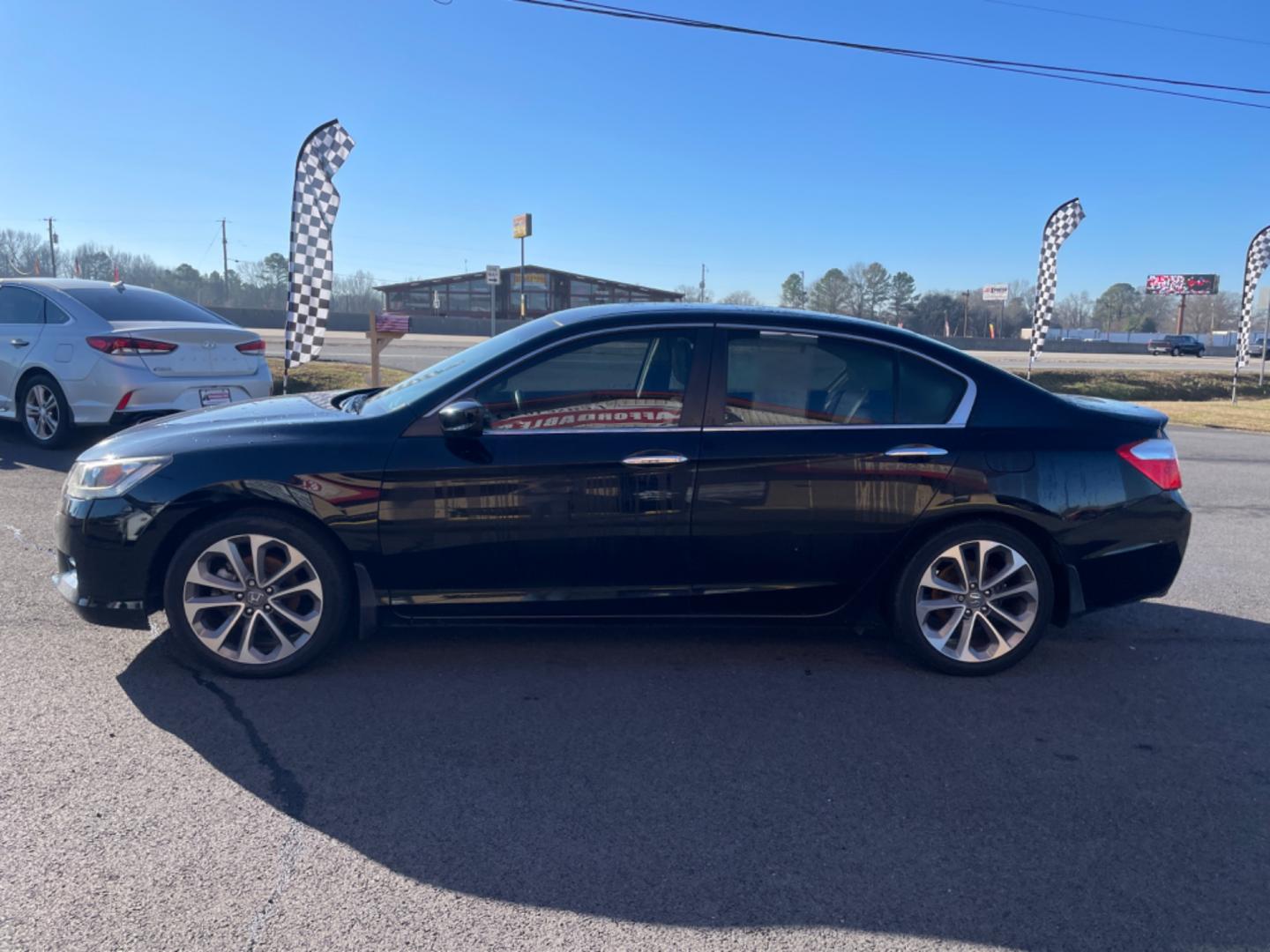 2013 Black Honda Accord (1HGCR2F51DA) with an 4-Cyl, i-VTEC, 2.4 Liter engine, Automatic, CVT transmission, located at 8008 Warden Rd, Sherwood, AR, 72120, (501) 801-6100, 34.830078, -92.186684 - Photo#4